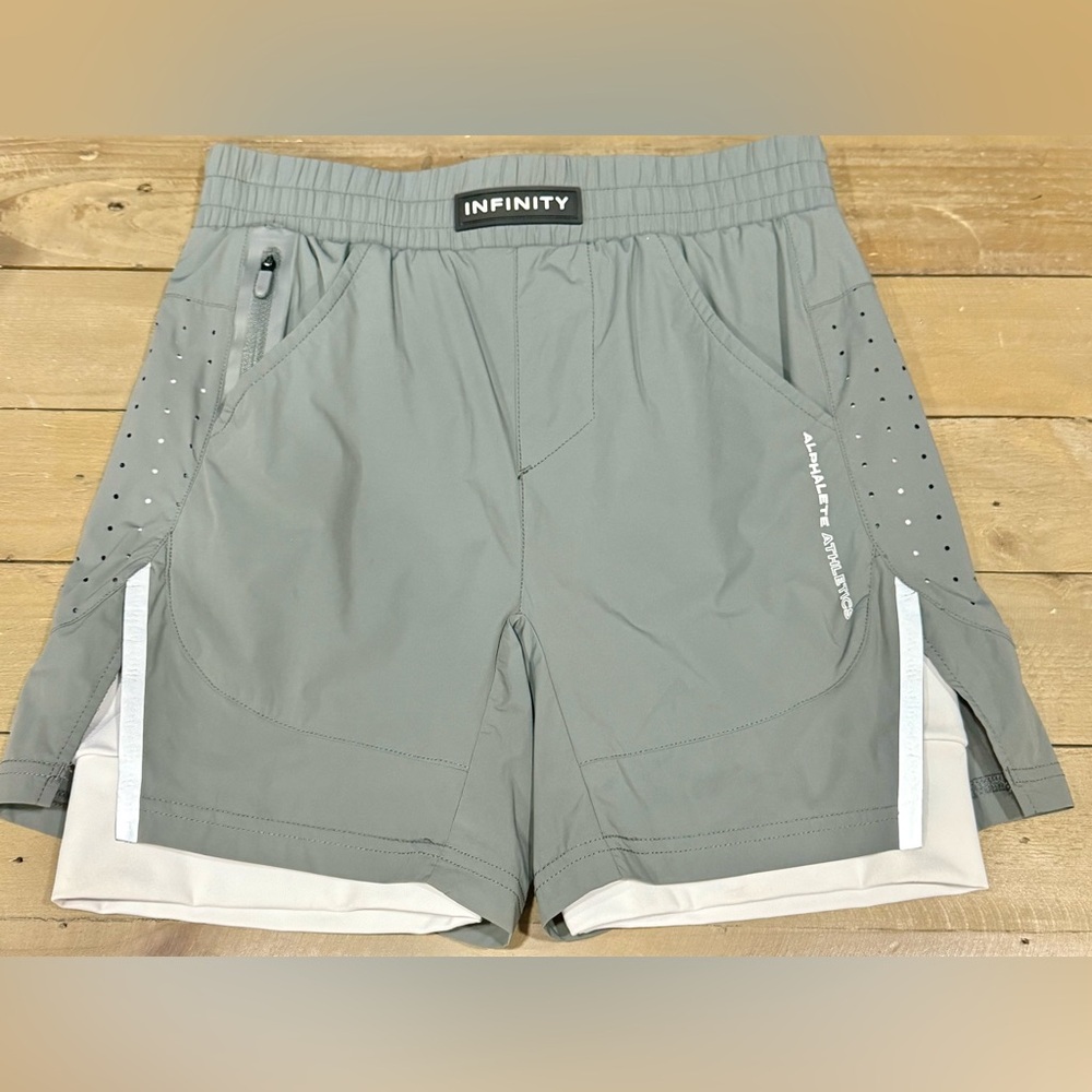 * SOLD *
Alphalete Infinity Men’s Light Gray Athletic Shorts
